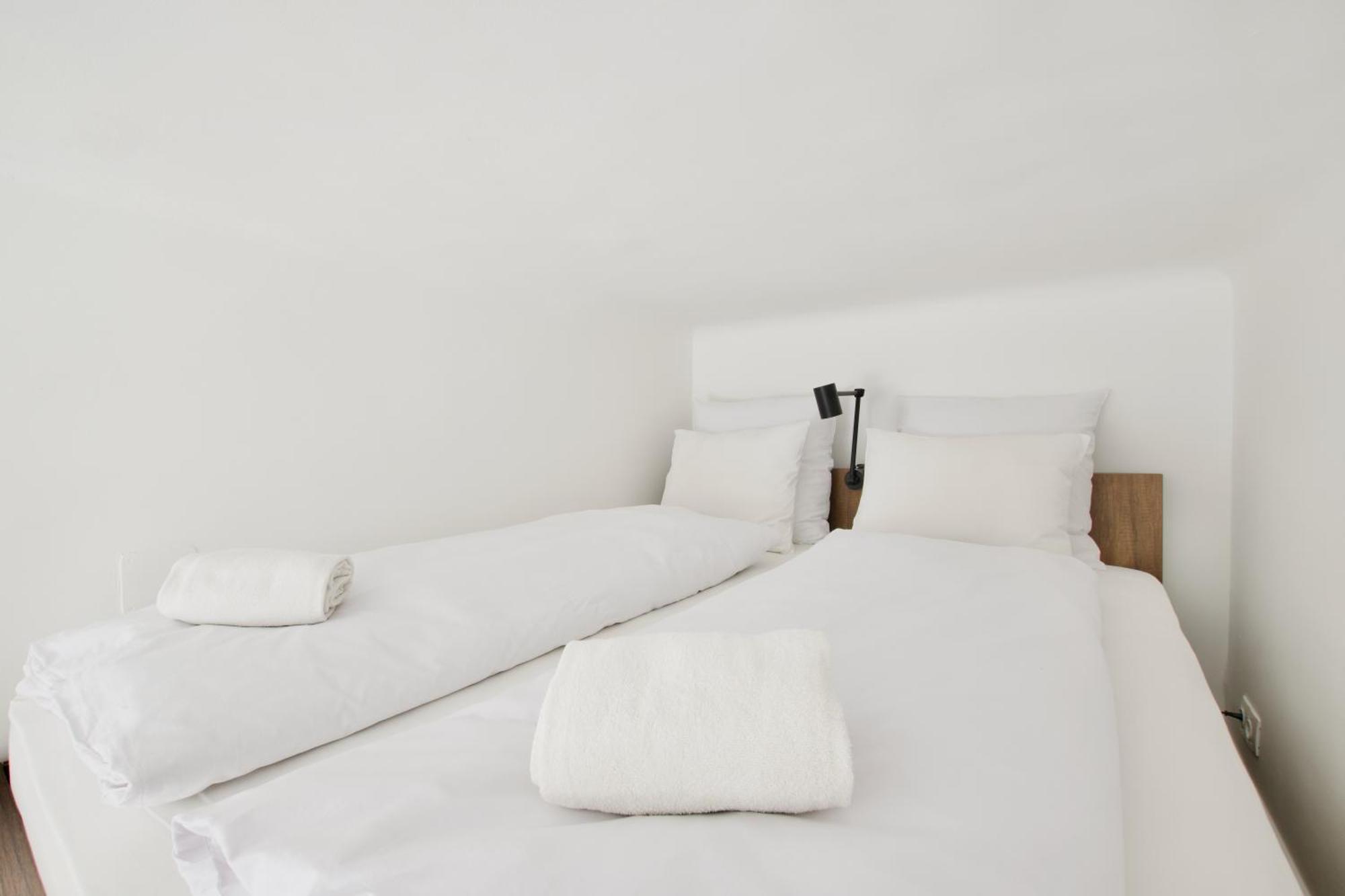By Hi5- Jozsef Koerut Apartment *